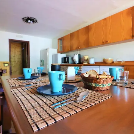 Privata Con Piscina E Biliardo *