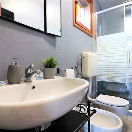 Privata Con Piscina E Biliardo Villa