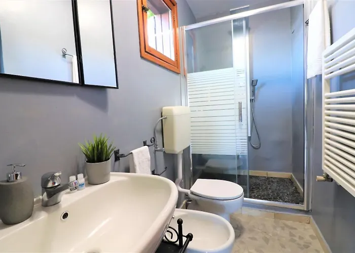Privata Con Piscina E Biliardo *