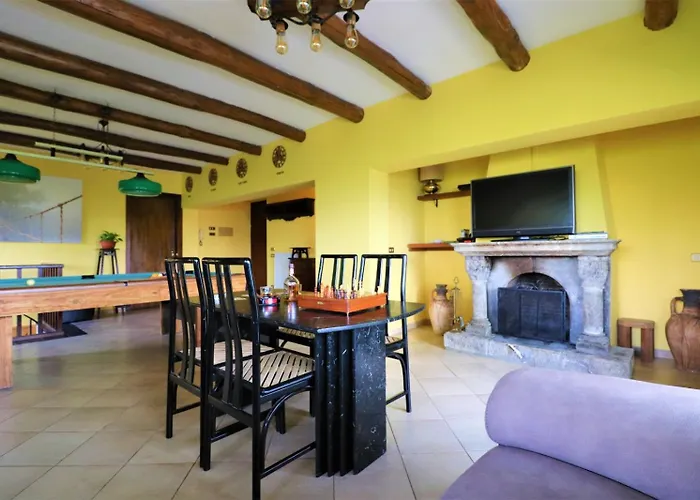 Privata Con Piscina E Biliardo Villa *