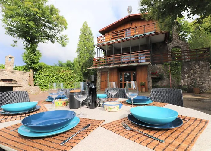 Privata Con Piscina E Biliardo *