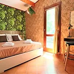 Privata Con Piscina E Biliardo Вилла Сорренто