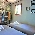 Privata Con Piscina E Biliardo Вилла