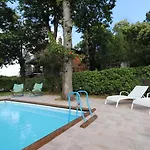 Privata Con Piscina E Biliardo Сорренто