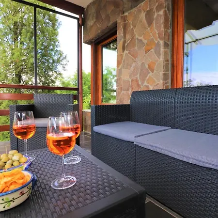 Privata Con Piscina E Biliardo 빌라 *