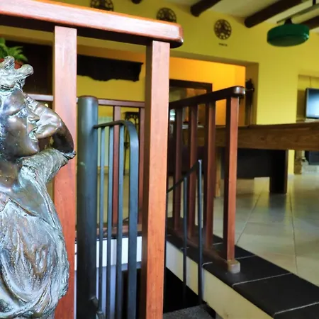 Privata Con Piscina E Biliardo 빌라
